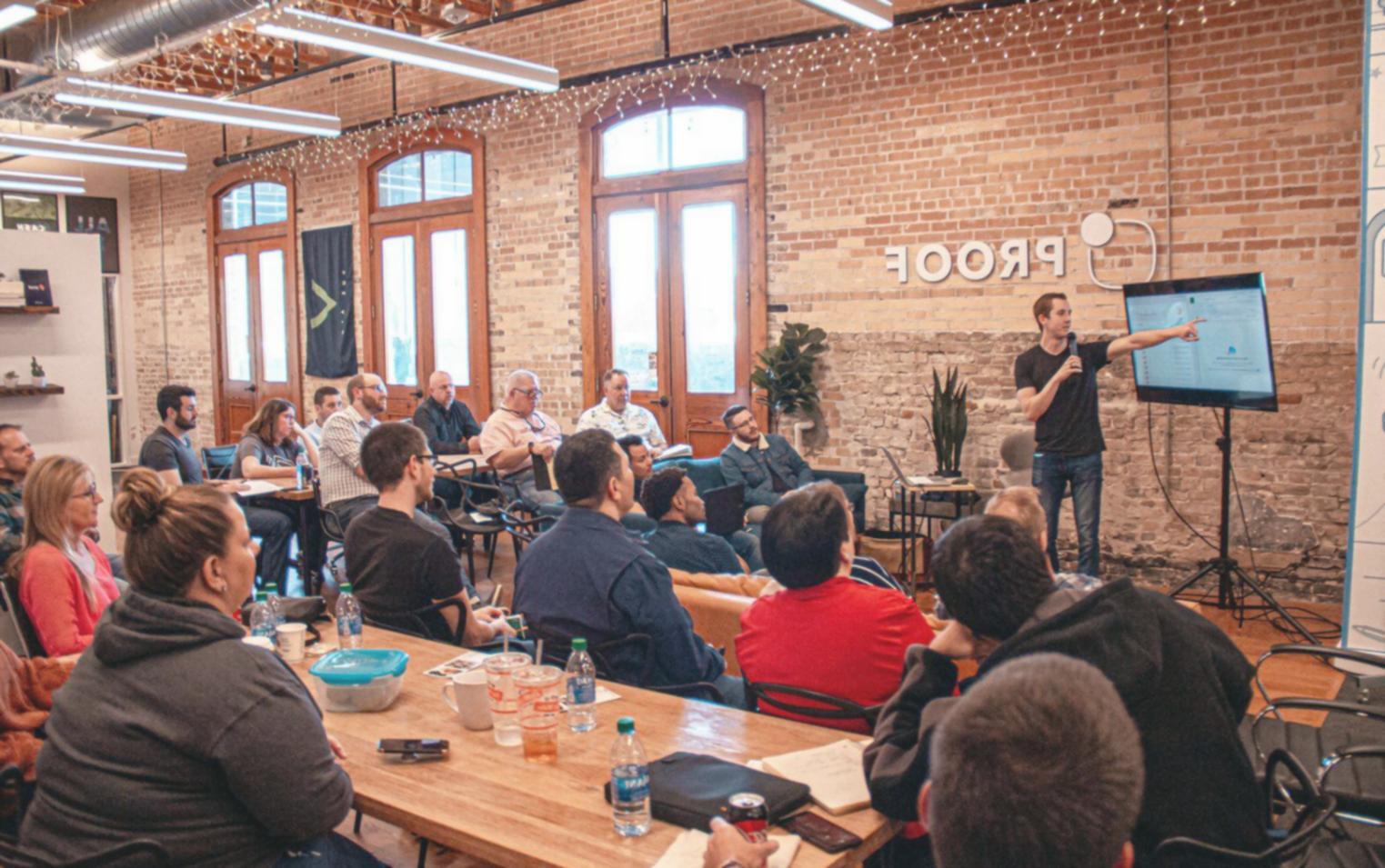 Detaillierte Finanzanalyse und Budgetplanung mit Altovariq Tools